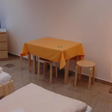 Auberge de jeunesse Carlotel